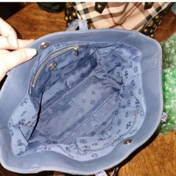 🍁🍂HTF RARE Tory Burch Blue & Night Sky Chevron Leather Suede Tote Italian - Picture 5 of 6